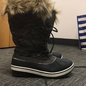 Warm boots for women